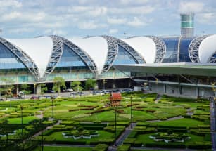 Таиланд возвращает ковидные ограничения на въезд