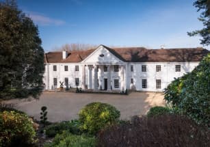 Ури Геллер продает дом в английском Беркшире