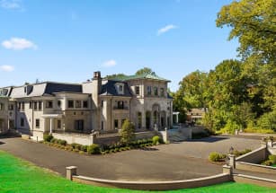 В Нью-Джерси продается особняк с лифтом для автомобилей