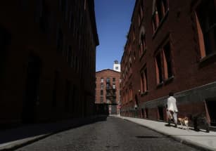 В Нью-Йорке продали конюшни American Express