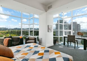 Фрэнки Валли продал квартиру в Лос-Анджелесе