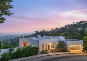 Кинопродюсеры-миллиардеры продают особняк на Голливудских холмах