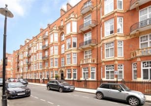 Около 60% новоселов в Лондоне получают финансовую помощь от родителей