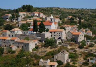 На хорватском острове Хвар продается исторический дом