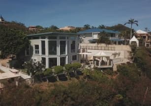 На Гуаме продается особняк с частным пляжем