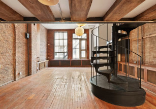 Японский модельер Хироки Накамура продает свой лофт в Нью-Йорке