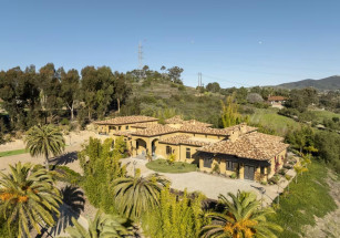 В Сан-Диего продается особняк с имперским декором