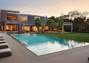 В Лос-Анджелесе продается особняк по соседству с Хайди Клум