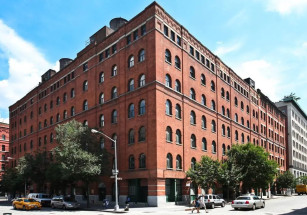 Джейк Джилленхол продал квартиру в Нью-Йорке