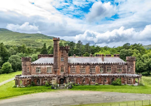 В Шотландии продается охотничье поместье начала ХХ века
