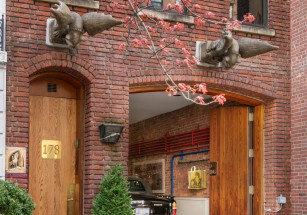 Художница Илана Гур продает дом в Нью-Йорке