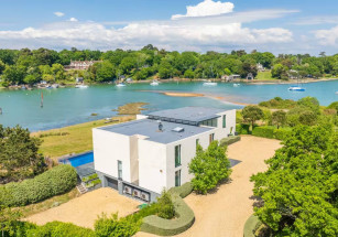 На английском острове Уайт продают приморский дом