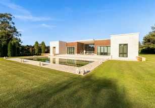 Современный мегаособняк в пригороде Порту оценили в 8,5 миллиона евро