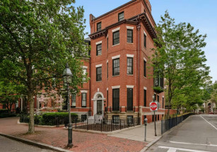 Владелец бостонского спортклуба продает особняк в центре города