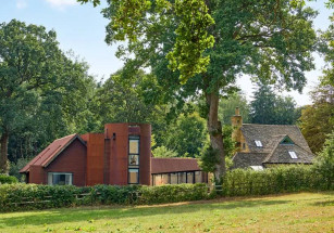 В британском Котсуолде продается писательский особняк, перестроенный из заводика XIX века