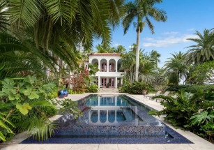 Роберт Ривани купил старое поместье на Палм-Айленде