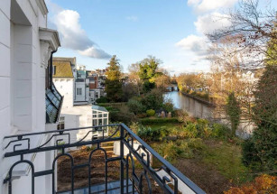 В Гамбурге выставлена на продажу вилла начала XX века