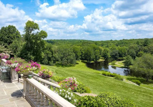 Между Коннектикутом и Нью-Йорком продают огромное поместье