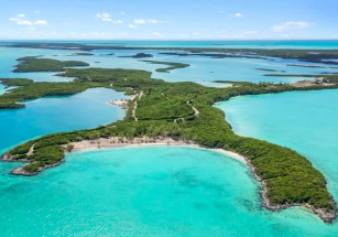 Один из островов архипелага Эксума на Багамах продают за 125 миллионов долларов