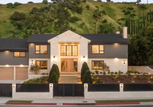 Вымышленный дом Элизабет Шу из фильма «Парень-каратист» подешевел до 5 миллионов долларов