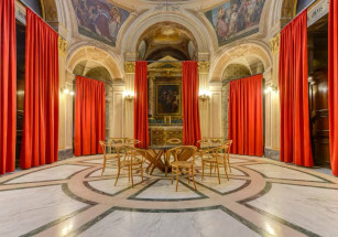 Общежитие Иоанна Павла II в Риме ищет нового владельца